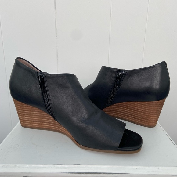 Lucky Brand Black Open Toe Leather Wedges - Picture 4 of 8